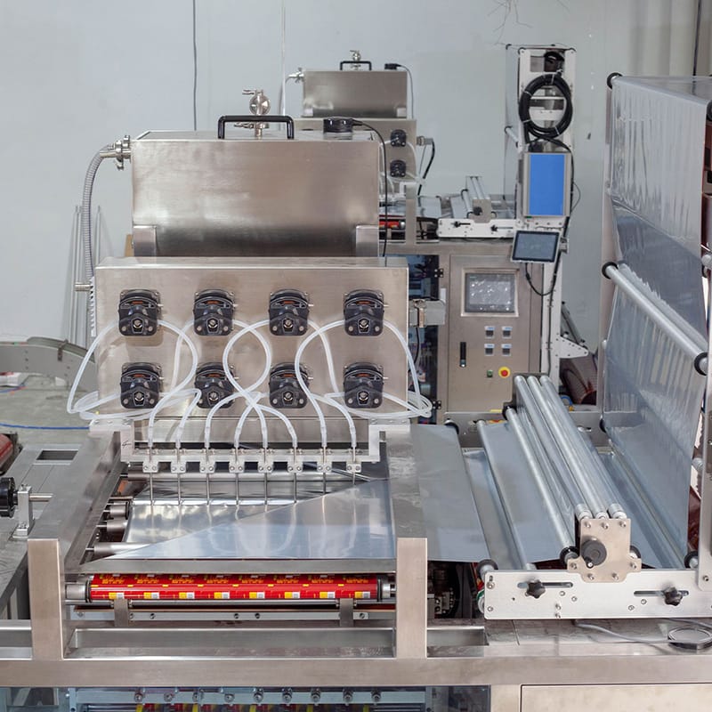 High Speed 8 Lanes Liquid Sachet Packing Machine Configurable cartoning ...